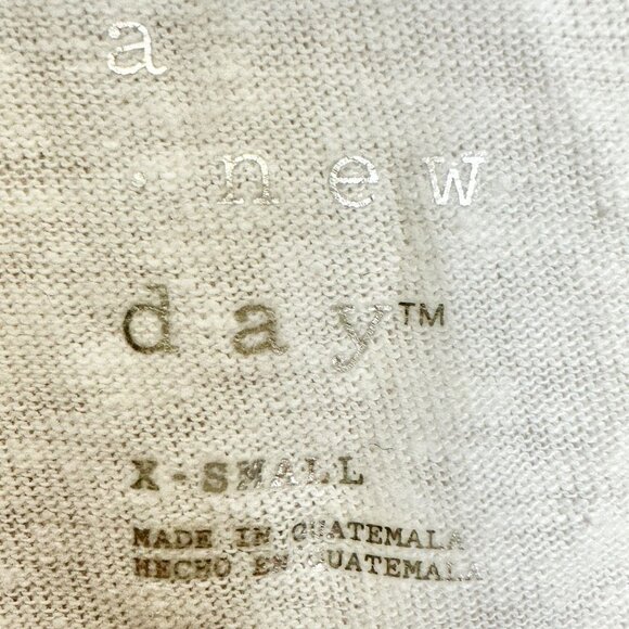 A New Day Top Womens XS White V-Neck Short Sleeve Front Twist Detail - Picture 5 of 9